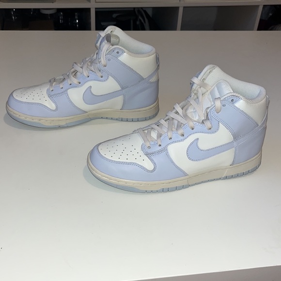 Women’s Nike Dunk High ‘Football Grey’ - Picture 5 of 8